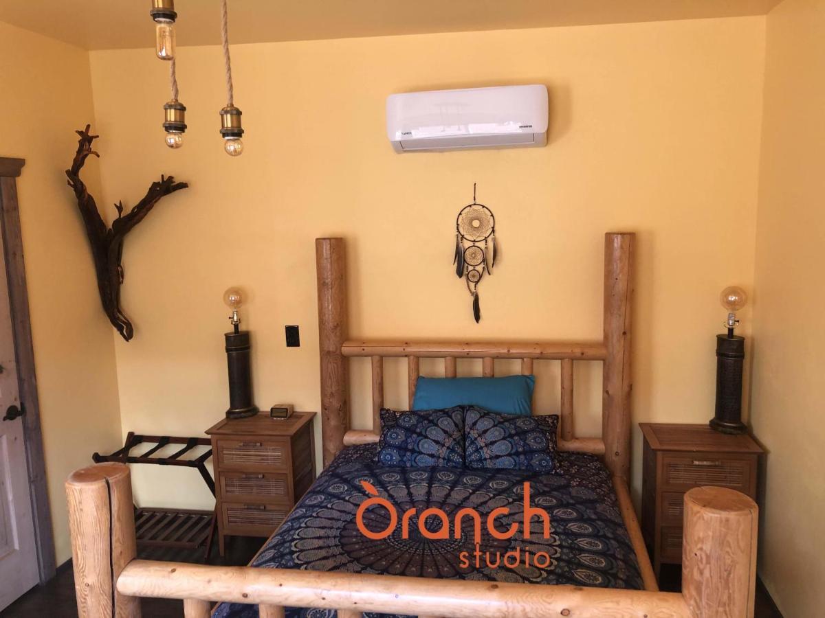 Oranch House, Studio & Wilderness Kanab Exteriör bild