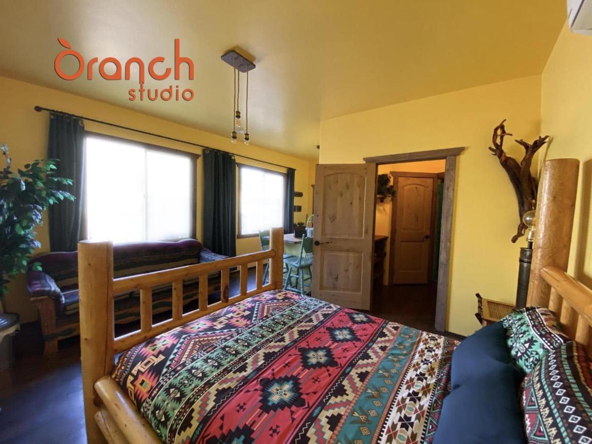 Oranch House, Studio & Wilderness Kanab Exteriör bild